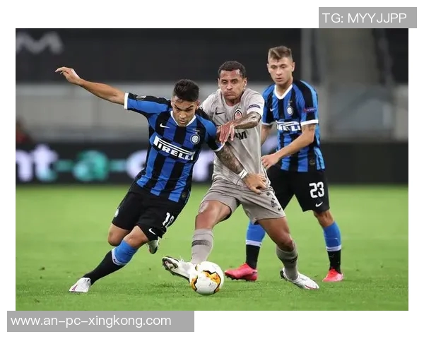 贝弗伦与标准烈日的精彩对决揭示了足球战术的魅力与球队实力的较量 贝弗伦与标准烈日的精彩对决揭示了足球战术的魅力与球队实力的较量