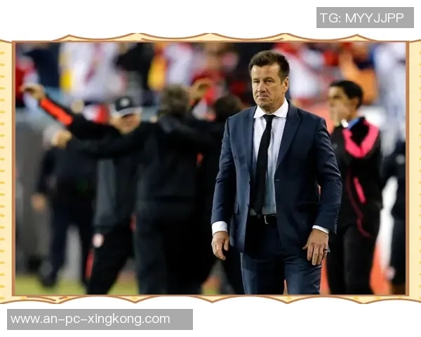 外号核弹头的足球明星背后的传奇故事与辉煌成就揭秘